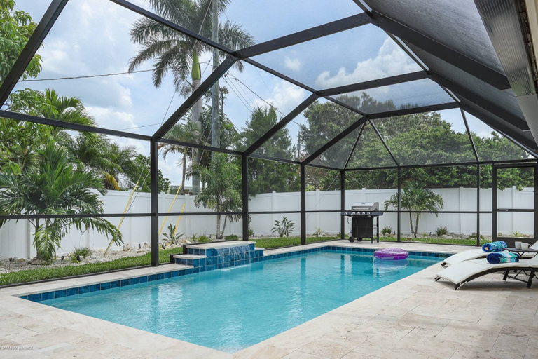 Exterior 5, Smooth Sailing, Sarasota