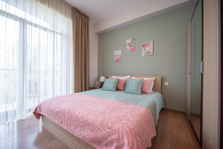 Others 2, 1-Bedroom Apartment with View - Balcony - 5 Min to Delisi Metro- Self Check-In, Tbilisi