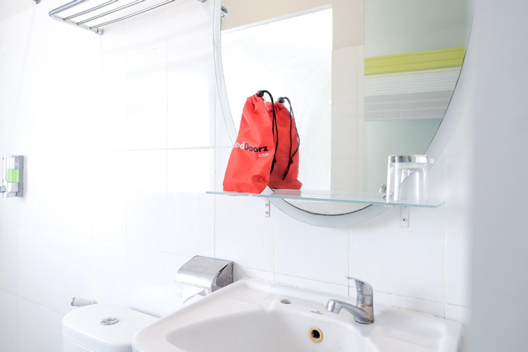 Bathroom 10
