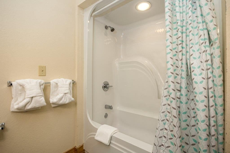 Bathroom 3, Briarstone Lodge Condo 13F - Three Bedroom Condo, Sevier