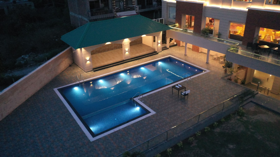 Sport & Beauty 5, Hotel Classic Residency, Panchkula