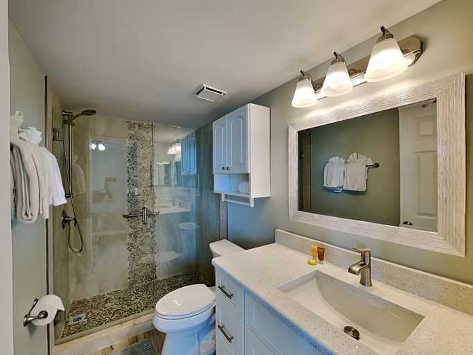 Bathroom 3, Estero Beach & Tennis by Distinctive Beach Rentals, Lee