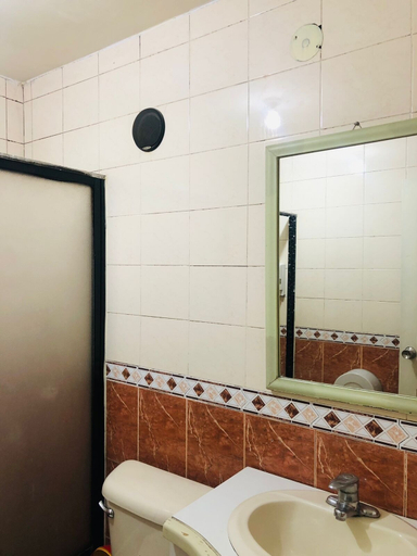 Bathroom 5, Hostal Iñaquito, Quito