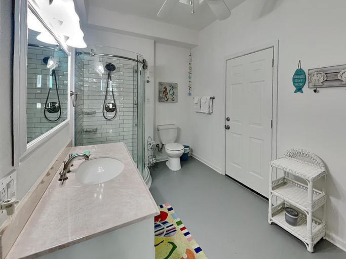 Bathroom 4, Sandhill Crane, Galveston
