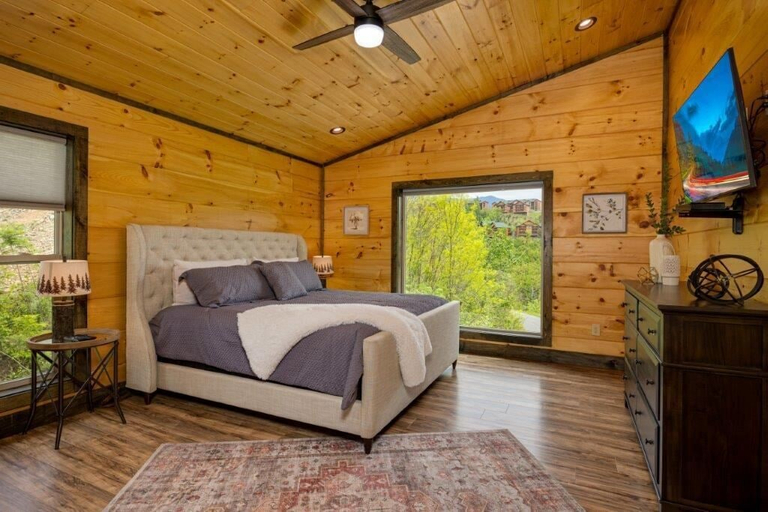 Bedroom 2, Peace Giver, Sevier