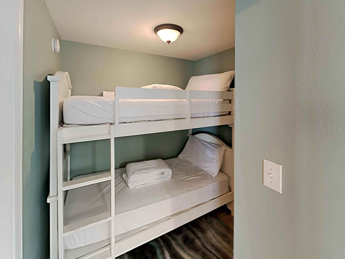 Bedroom 2, Tidewater Beach Resort, Bay