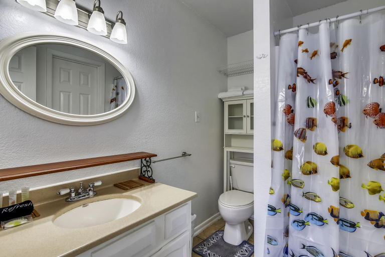 Bathroom, Sir Reel, Galveston