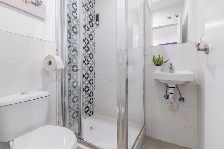 Bathroom 5, LooP Las Ventas - Adults Only, Madrid