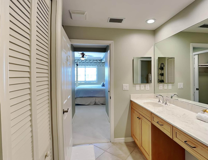 Bathroom 5, Bella Lago 322, Lee