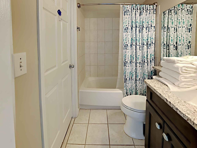 Bathroom 5, Majestic Sun by Southern Vacation Rentals, Walton