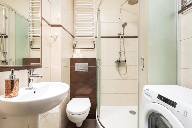 Bathroom 2, Podchorazych 41 by Homeprime, Warsaw