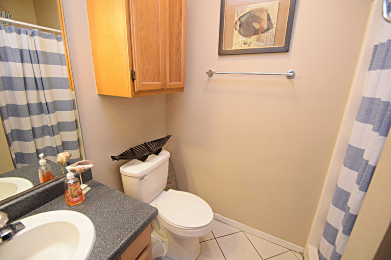 Bathroom 3, The Landing, Baldwin