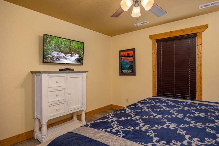 Bedroom 2, Mountain High, Sevier