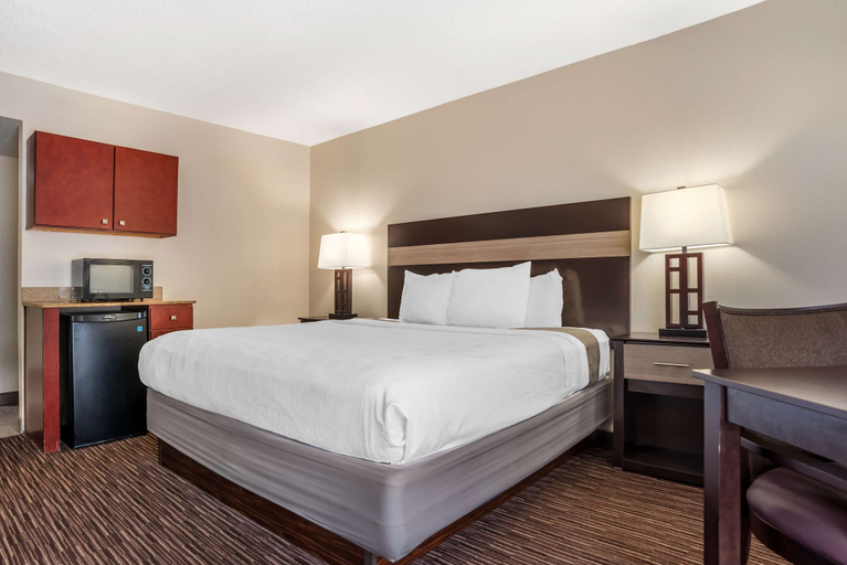 Bedroom 2, Best Western Oak Manor, Harrison