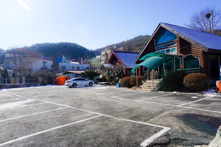 Muju Ski Square Pension, Muju