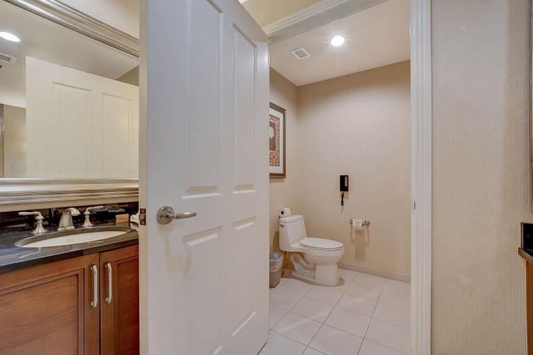Bathroom 5, Incredible Suite at Signature Resort, Clark