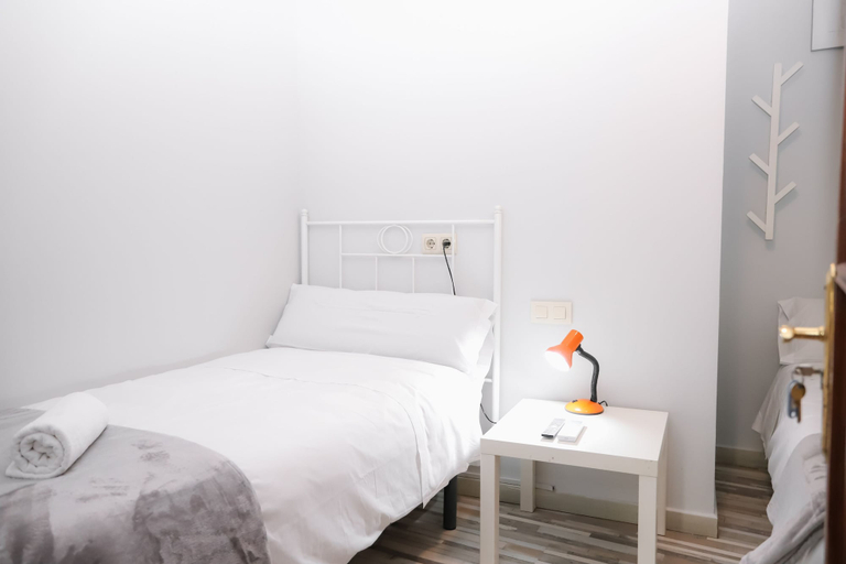 Bedroom 3, Pension Caldas, Pontevedra