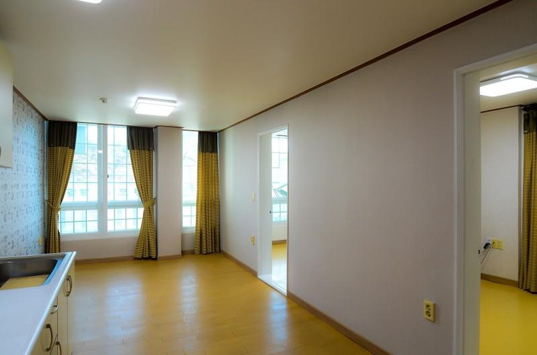 4, Muju Ski Square Pension, Muju
