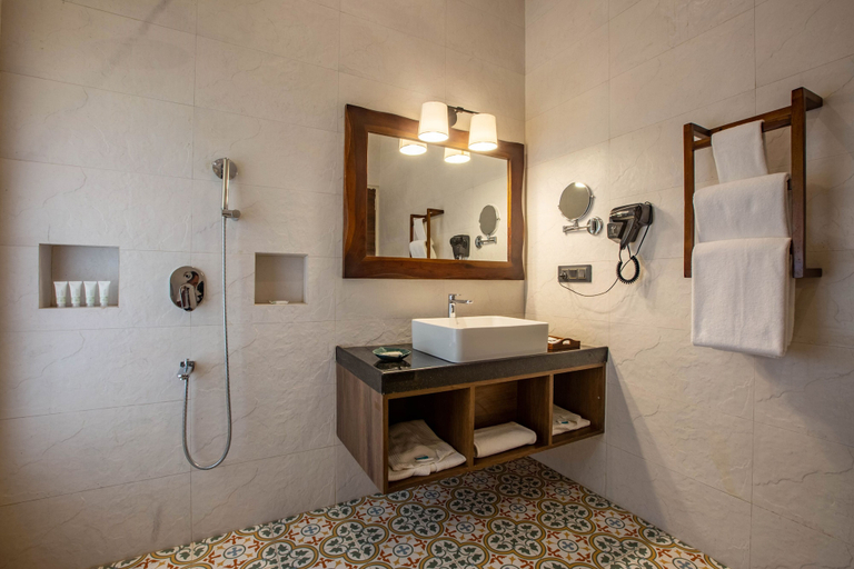 Bathroom, Hotel Seven Heaven - Lawrence road, Delhi