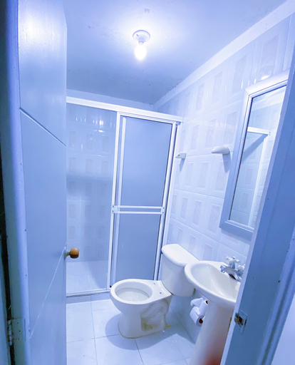 Bathroom 4, Kromatic Hostel, Medellín