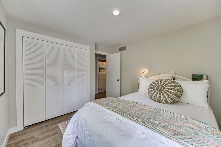 Bedroom 3, It's The Melody!, Ada