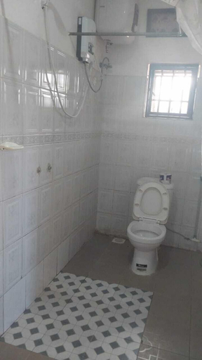 Bathroom 3, lakeshore bed ad breakfast, Entebbe