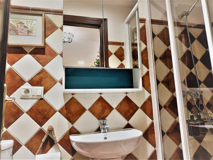 Bathroom, Nasrid Riverside - Apartamento 1 dormitorio en Paseo de los Tristes - Centro historico, Granada