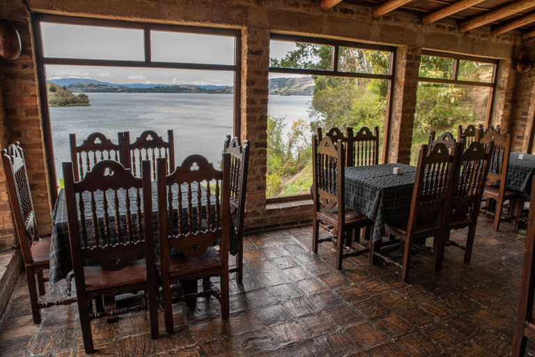 Food & Drinks, Hotel refugio pozo azul, Aquitania