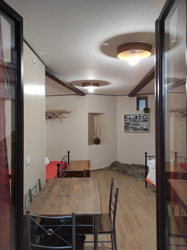Others 4, Tik Tak Guest Rooms, Cosenza