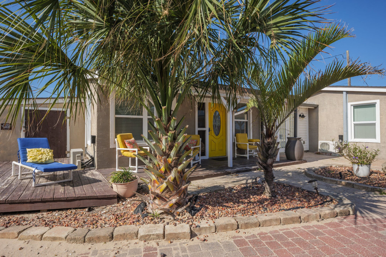 Exterior & Views 2, Cottage Manor, Flagler