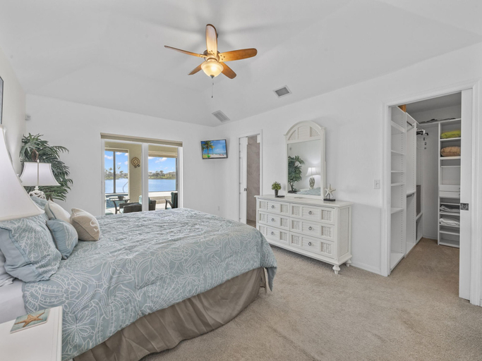 Bedroom 3, Sapphire Villa, Lee