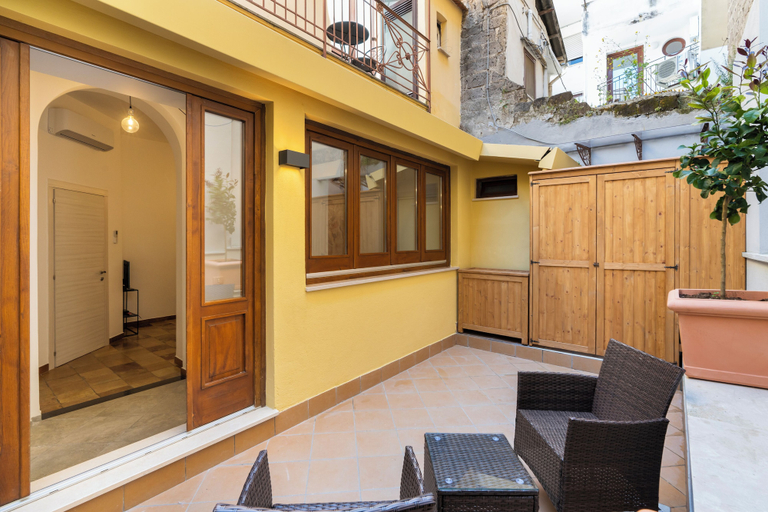 Exterior & Views 2, San Cesareo 64 Suite, Napoli