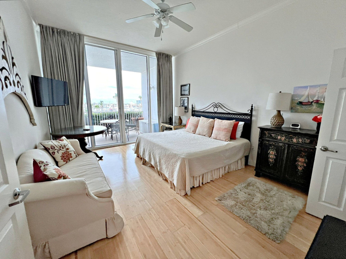 Bedroom 4, The Moorings, Baldwin