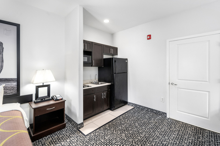 Others 5, Super 8 by Wyndham Mansfield LA, De Soto