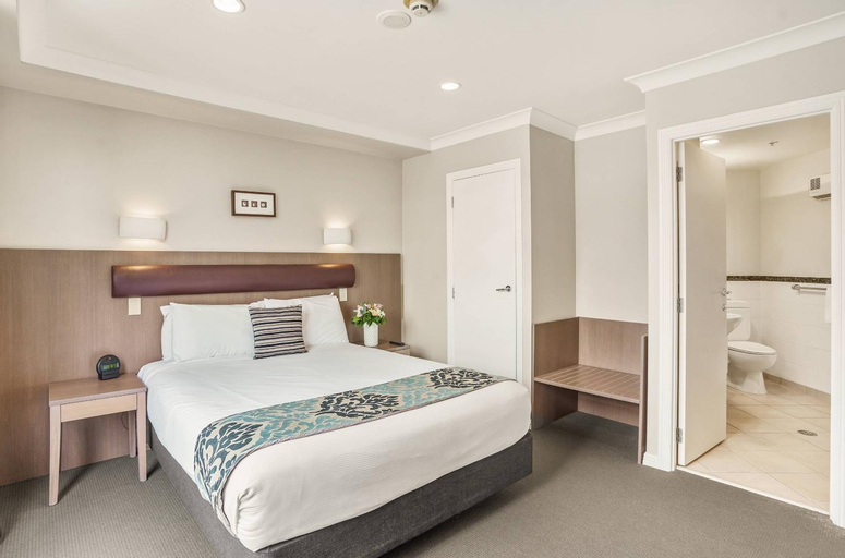 Bedroom 3, Parkside Hotel & Apartments, Waitakere