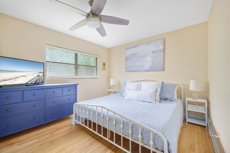 Bedroom 3, Sunny Day Getaway, Duval