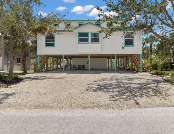 Exterior & Views 2, Blue Bayou, Lee