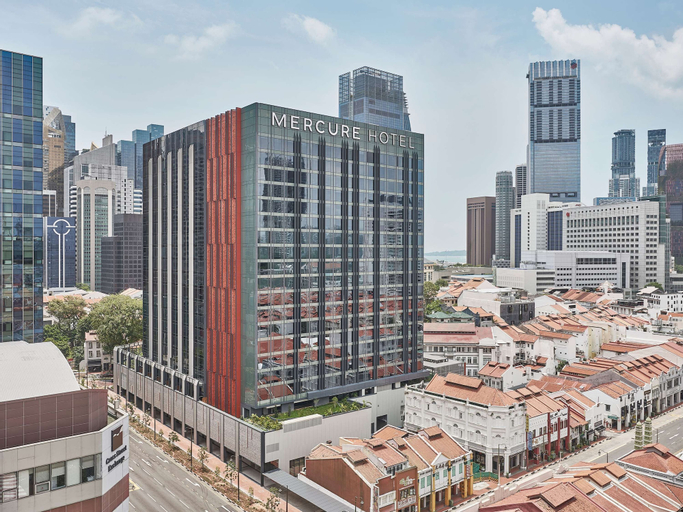 Exterior & Views