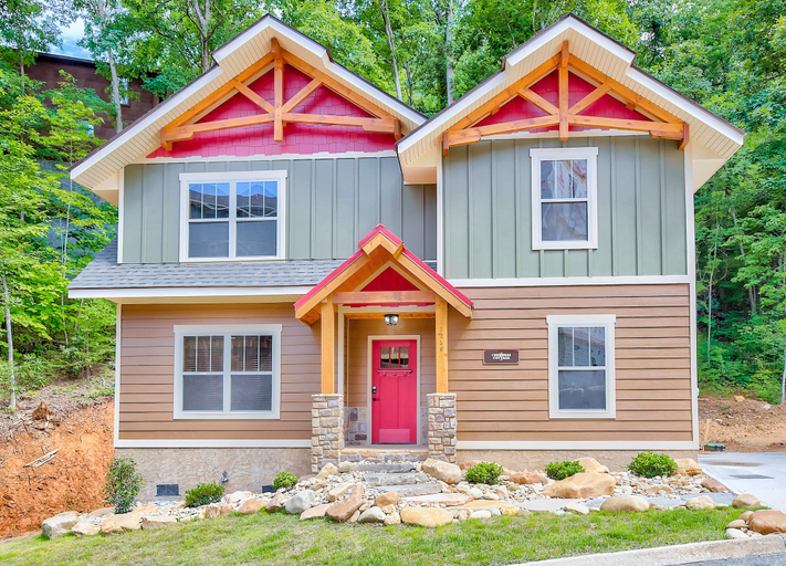 Exterior & Views 2, Bears Haven, Sevier