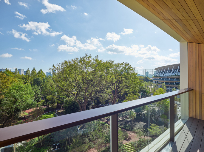 Exterior & Views 28