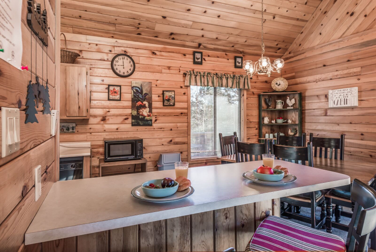 Others 5, Breakaway Cabin, Lincoln
