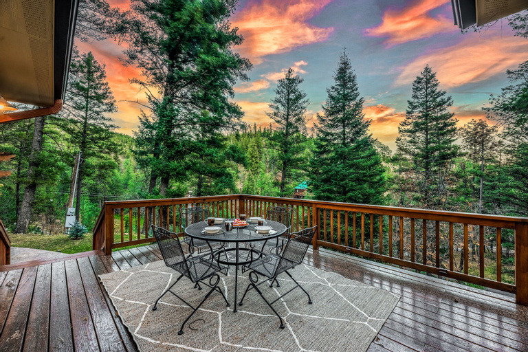 Heavenly Pines, Lincoln