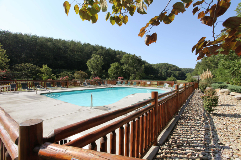 Sport & Beauty 1, MooseBehaving - Two Bedroom Cabin, Sevier