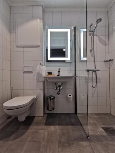 Bathroom 5, Frich's Hotell og Spiseri Alvdal, Alvdal