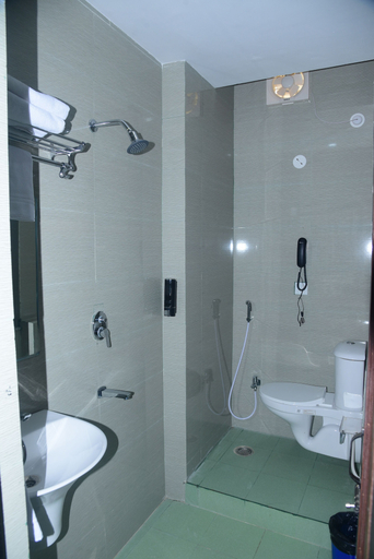 Bathroom 4, Hotel Gridhakuta International, Nalanda