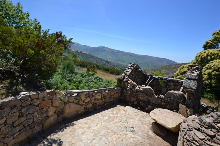 Others 4, Casas de Xisto, Branda da Aveleira, Melgaço