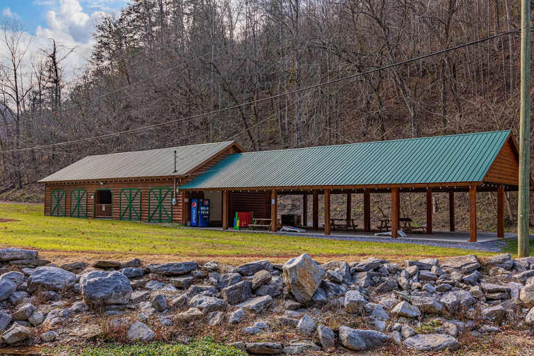 Exterior & Views 2, Southern Luxury, Sevier