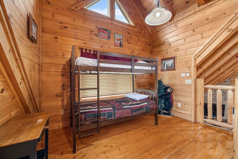 Bedroom 4, Rocky Top Memories, Sevier
