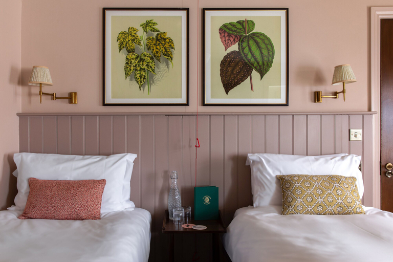 Bedroom 3, The Carnarvon Arms, Hampshire