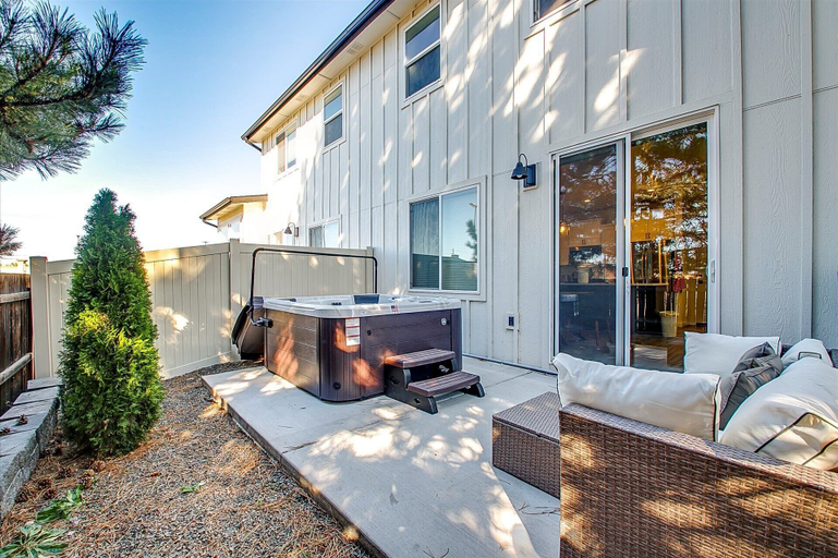 Exterior & Views 2, Crossroads Retreat, Ada